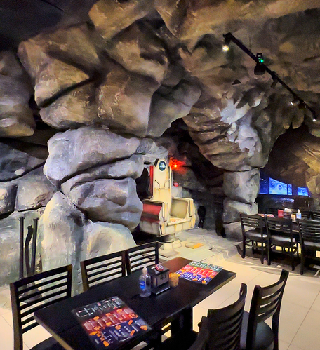 Ambiente real do Arena Heroes Burguer