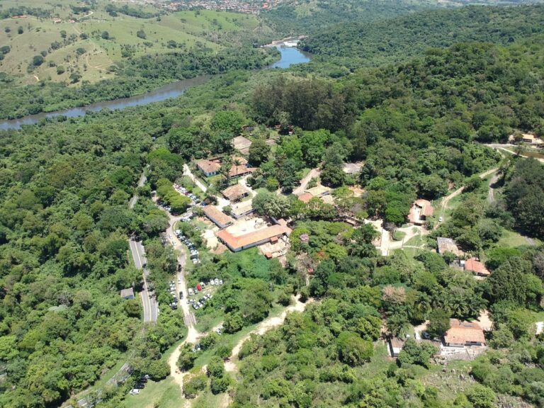Vista da Fazenda do Chocolate e do percurso até o mirante