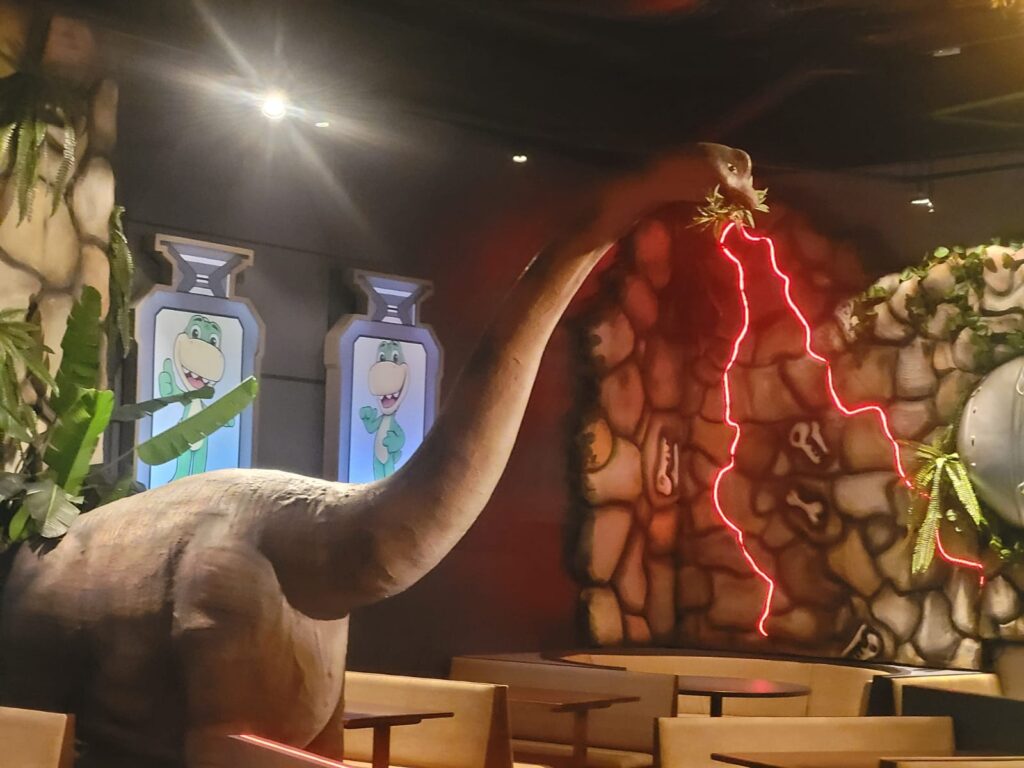 Ambiente real do Dino Restaurante — Shopping Anália Franco