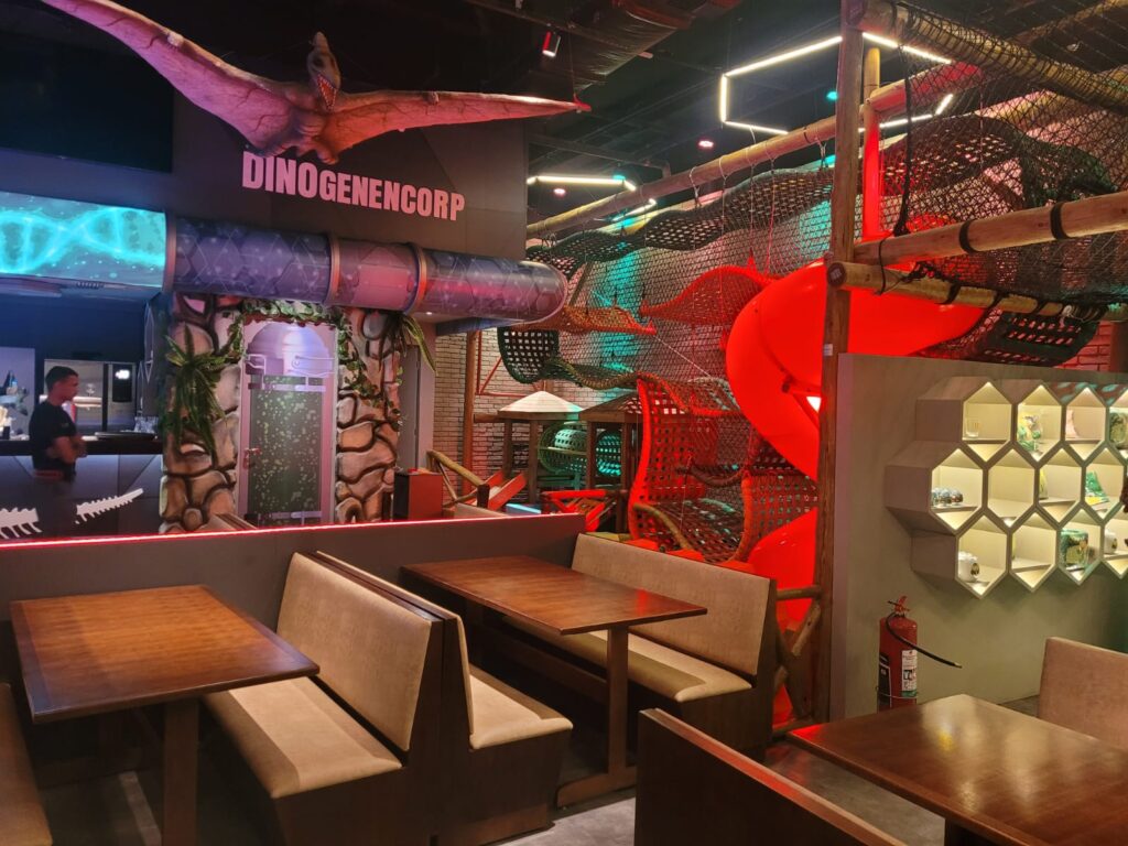 Ambiente real do Dino Restaurante — Shopping Anália Franco